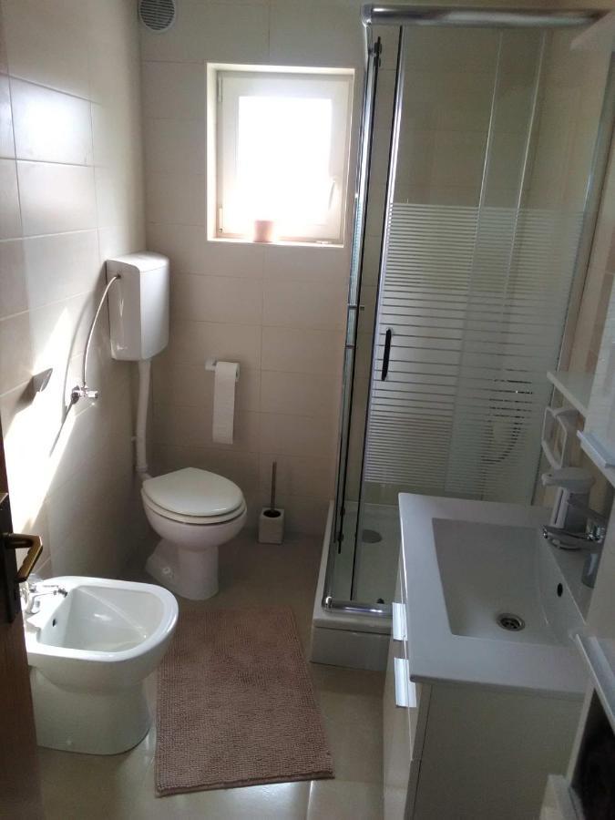 Apartman Periska ヴィル エクステリア 写真